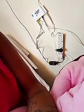 SeffieLucy online show from October 16, 2025, 8:33 am