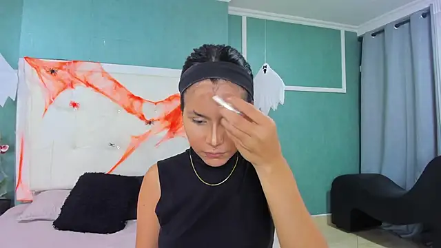 ania gomez online show from October 25, 2025, 1:56 pm