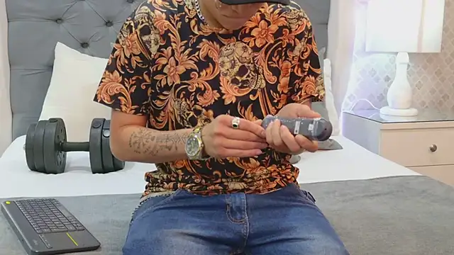 ZoeKrug online show from November 13, 2025, 11:58 am