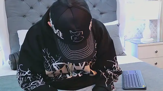 ZoeKrug online show from January 14, 2026, 11:47 am