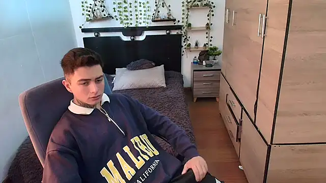 santii ss online show from May 10, 2026, 2:19 pm