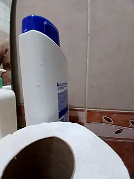 Snapshot of JesVel chatting on November 10, 2025, 12:26 am JesVel online show from November 10, 2025, 12:26 am