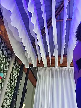 Yessica Lopezz online show from May 26, 2026, 12:25 pm