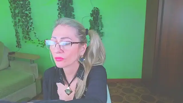 Snapshot of Habibi_Honeyy chatting on June 26, 2026, 1:17 pm Habibi Honeyy online show from June 26, 2026, 1:17 pm