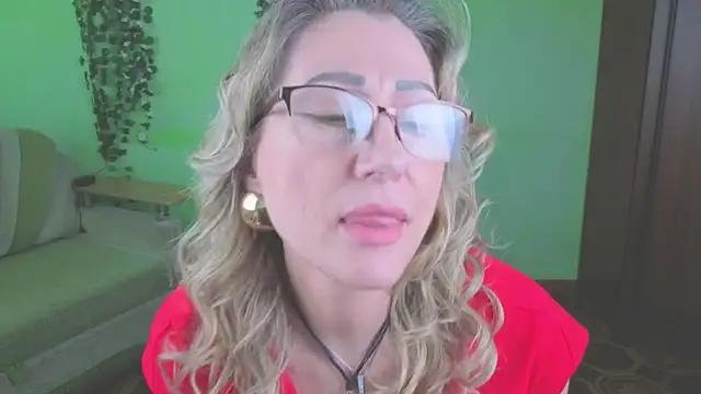 Snapshot of Habibi_Honeyy chatting on June 7, 2026, 1:27 pm Habibi Honeyy online show from June 7, 2026, 1:27 pm