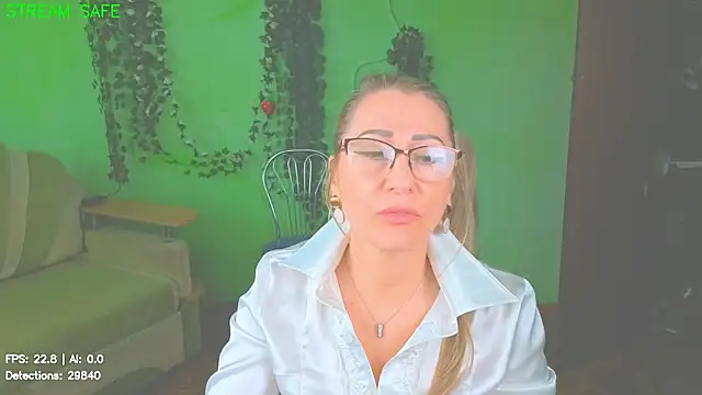 Snapshot of Habibi_Honeyy chatting on June 18, 2026, 1:27 pm Habibi Honeyy online show from June 18, 2026, 1:27 pm