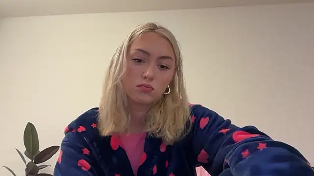 Kitty Swetty online show from October 4, 2025, 7:04 pm