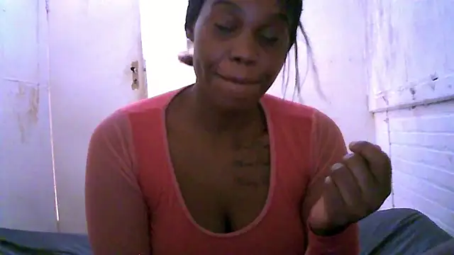 Snapshot of Seductivepreg69 chatting on March 18, 2026, 1:13 pm Seductivepreg69 online show from March 18, 2026, 1:13 pm