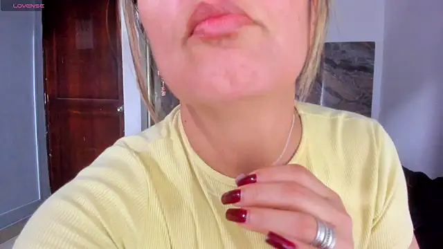 Agatha Pleasure online show from June 3, 2026, 2:33 pm