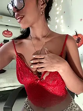 Snapshot of LeilaEbony chatting on October 11, 2025, 12:39 pm LeilaEbony online show from October 11, 2025, 12:39 pm