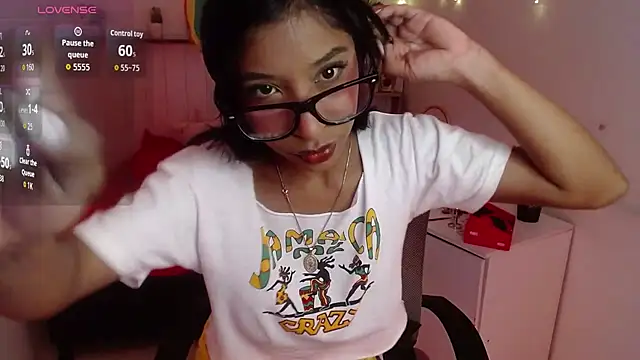 Snapshot of LeilaEbony chatting on September 17, 2025, 12:40 pm LeilaEbony online show from September 17, 2025, 12:40 pm