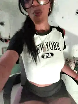 Snapshot of LeilaEbony chatting on October 14, 2025, 11:55 am LeilaEbony online show from October 14, 2025, 11:55 am
