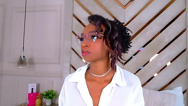 Agatha-Adams online show from November 1, 2025, 3:17 pm