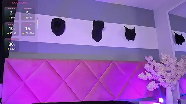 Bella Williiams online show from December 3, 2025, 12:15 pm