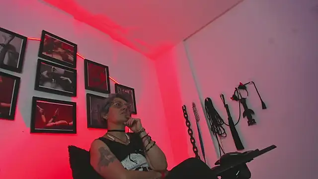 MistressNyx cg online show from December 16, 2025, 3:05 pm