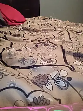 Snapshot of Crossedsissy chatting on June 2, 2026, 10:43 pm Crossedsissy online show from June 2, 2026, 10:43 pm
