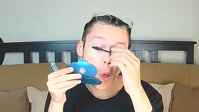 Derek Carter online show from November 17, 2025, 11:25 am