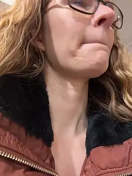 Bikergirl 97 online show from December 4, 2025, 2:05 pm