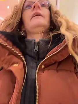 Bikergirl 97 online show from December 2, 2025, 11:45 am