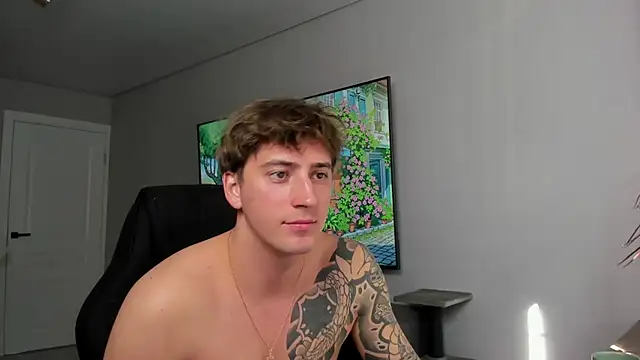 DaniHort online show from April 21, 2026, 8:43 am