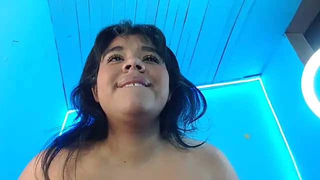 samantha-pettie online show from September 14, 2025, 1:55 pm