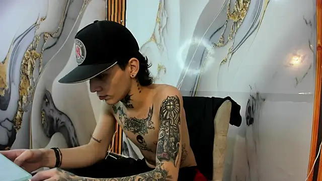 Snapshot of StraightBoy_Nick chatting on November 11, 2025, 3:12 am StraightBoy Nick online show from November 11, 2025, 3:12 am