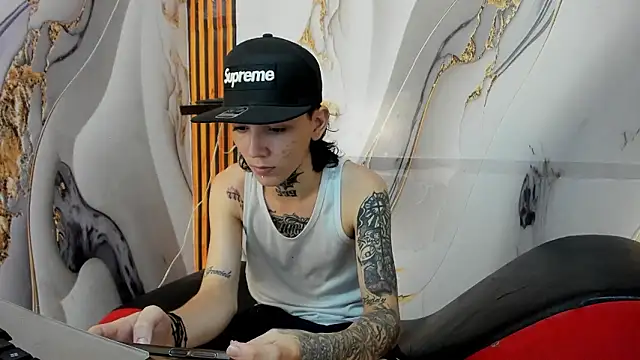 Snapshot of StraightBoy_Nick chatting on March 2, 2026, 5:08 am StraightBoy Nick online show from March 2, 2026, 5:08 am