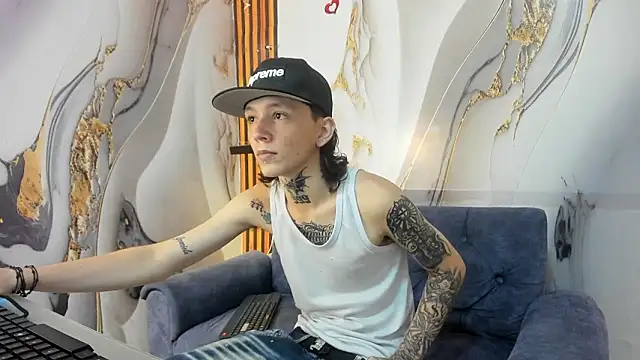 Snapshot of StraightBoy_Nick chatting on February 28, 2026, 5:29 am StraightBoy Nick online show from February 28, 2026, 5:29 am