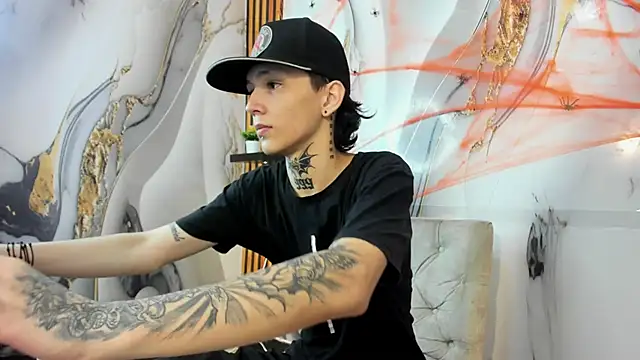 Snapshot of StraightBoy_Nick chatting on November 7, 2025, 3:11 am StraightBoy Nick online show from November 7, 2025, 3:11 am