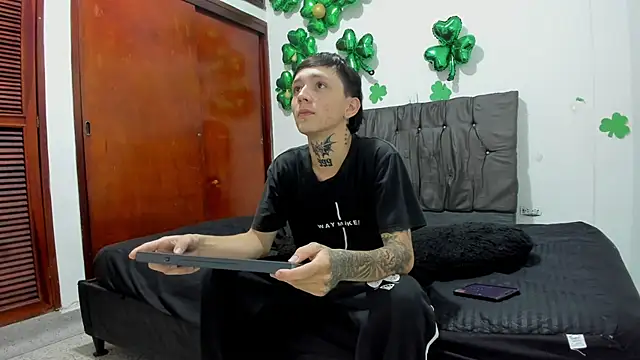 StraightBoy Nick online show from May 8, 2026, 1:59 pm