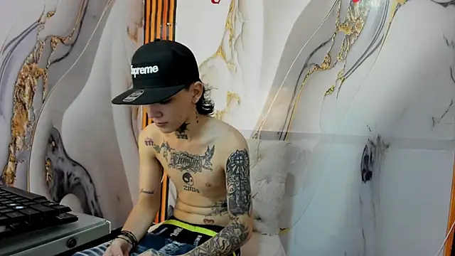 Snapshot of StraightBoy_Nick chatting on February 25, 2026, 7:58 pm StraightBoy Nick online show from February 25, 2026, 7:58 pm