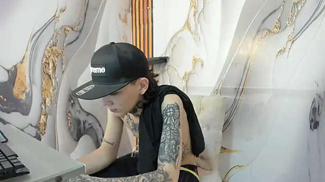 Snapshot of StraightBoy_Nick chatting on February 23, 2026, 4:25 am StraightBoy Nick online show from February 23, 2026, 4:25 am