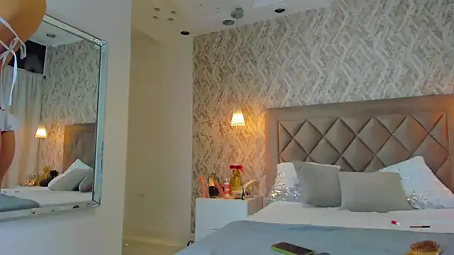 Lily cooperr online show from March 20, 2026, 2:01 am