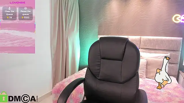 Arinextdoor online show from February 22, 2026, 3:53 am