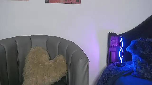 CoralieBronson online show from February 14, 2026, 3:40 am