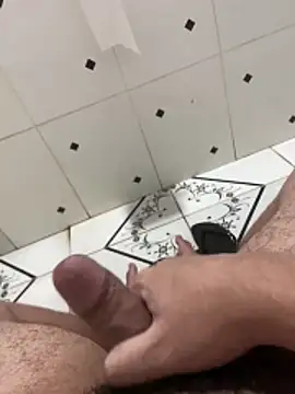 Snapshot of Piter14cm chatting on February 7, 2026, 12:29 am Piter14cm online show from February 7, 2026, 12:29 am