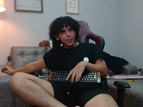 Xfire boy69 online show from November 6, 2025, 6:34 pm