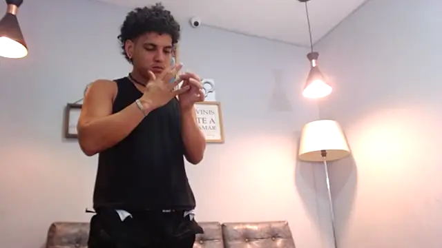 Xfire boy69 online show from November 29, 2025, 2:39 pm