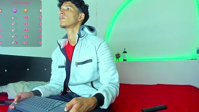 Snapshot of liaam_mendoza chatting on October 16, 2025, 3:15 am liaam mendoza online show from October 16, 2025, 3:15 am