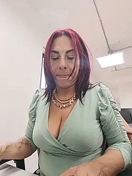 Snapshot of _Kamy_Hot chatting on May 25, 2026, 1:32 pm Kamy Hot online show from May 25, 2026, 1:32 pm