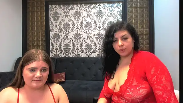 LissaBigTitts online show from October 22, 2025, 10:30 pm
