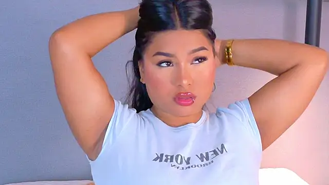 Snapshot of LanaRozz chatting on May 25, 2026, 6:39 pm LanaRozz online show from May 25, 2026, 6:39 pm