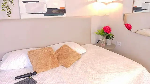 LanaRozz online show from November 9, 2025, 2:10 pm