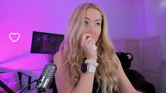 AstraMonroe online show from April 8, 2026, 1:01 pm