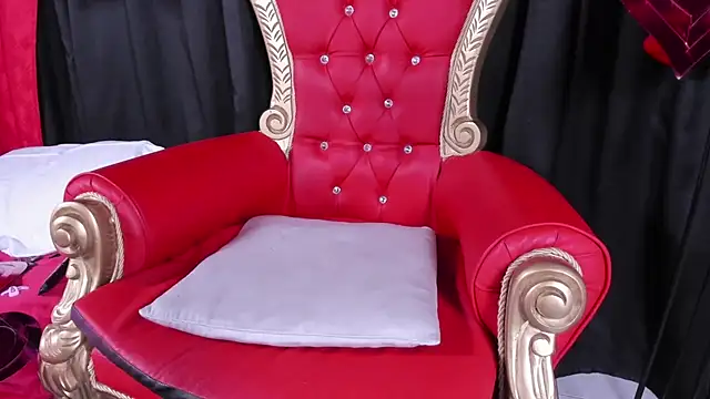 Snapshot of LiliThara chatting on February 5, 2026, 6:53 am LiliThara online show from February 5, 2026, 6:53 am