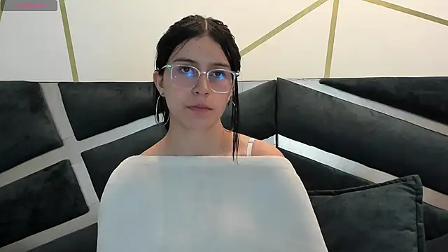 Snapshot of maddy_jaclsonw chatting on October 20, 2025, 1:22 pm maddy jaclsonw online show from October 20, 2025, 1:22 pm