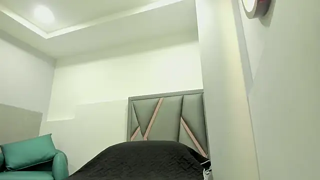 klariz09 online show from September 15, 2025, 1:00 pm