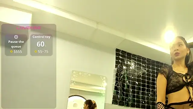 klariz09 online show from December 18, 2025, 7:50 pm