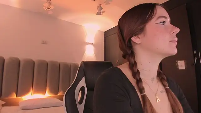 AlliceLover online show from January 7, 2026, 11:37 am