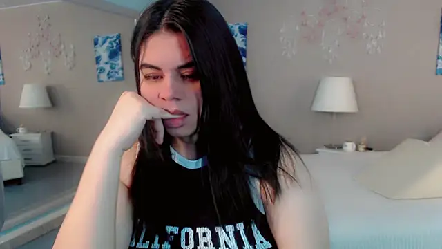 maddissonivanova online show from February 15, 2026, 7:02 pm